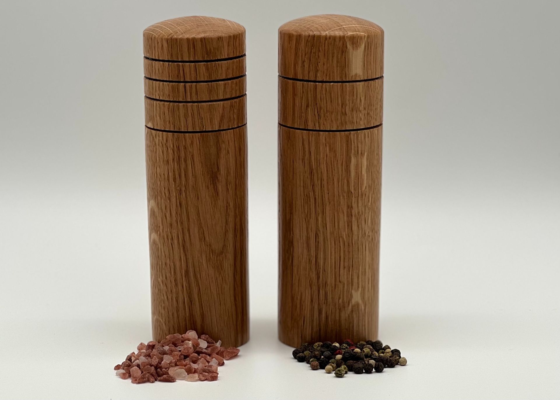 Gewürzmühlen mit einer Höhe von 17cm